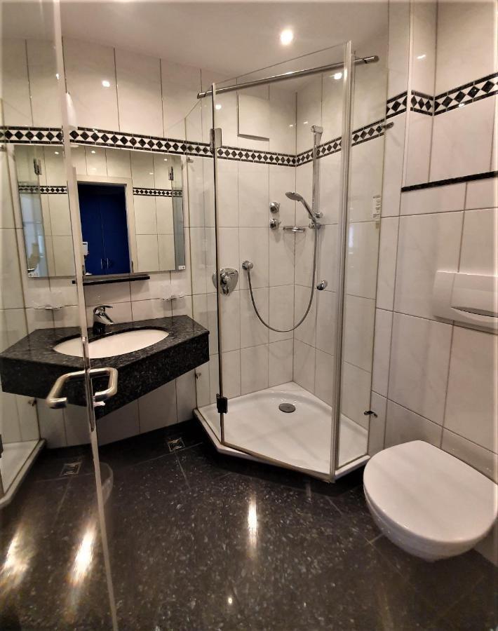 Dreispitz -B&B-Hotel Garni Гофгайм-ам-Таунус Екстер'єр фото
